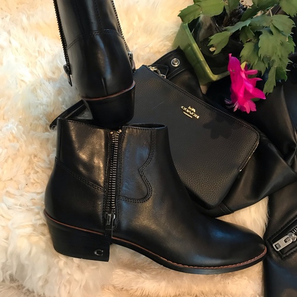 🆕 🎉HP🎊 LAST PAIR! Coach Dani Booties. Leather. - Picture 6 of 8